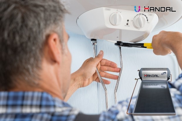 Service Water Heater Handal untuk performa air hangat maksimal dengan teknisi profesional yang melakukan perawatan dan pemeriksaan sistem pemanas air agar tetap optimal